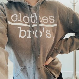 One Tree Hill Clothes over Bro’s Hoodie!